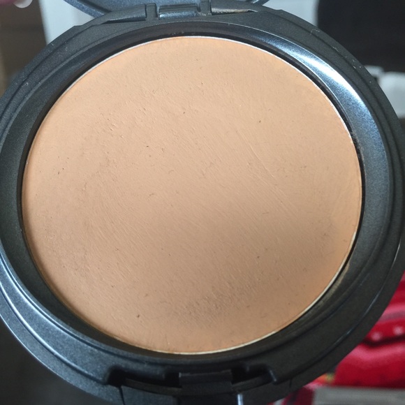 Cover FX Total Cover Cream Foundation ~ G+60 - Picture 3 of 8